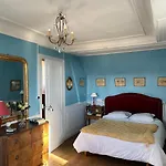 Bed and breakfast Chateau De - 1753 Contay