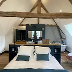 Chateau De - 1753 Frühstückspension 4*