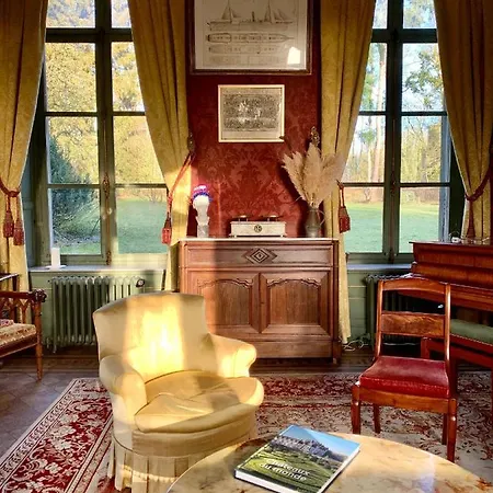 Bed & Breakfast Chateau De - 1753 Contay