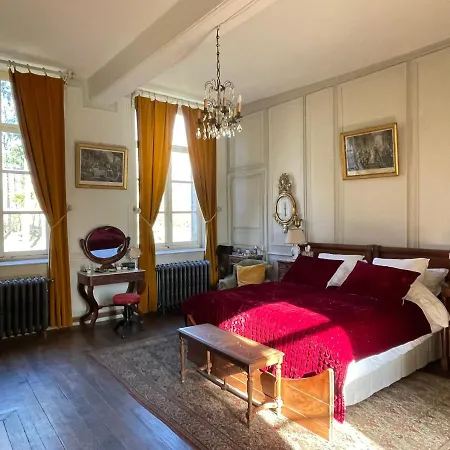Chateau De - 1753 Bed & Breakfast *
