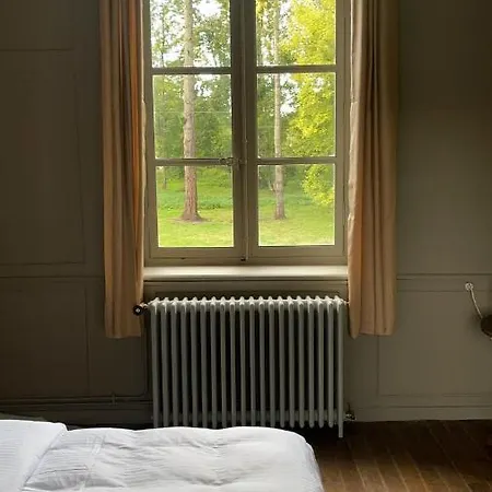 Bed & Breakfast Chateau De - 1753 Contay