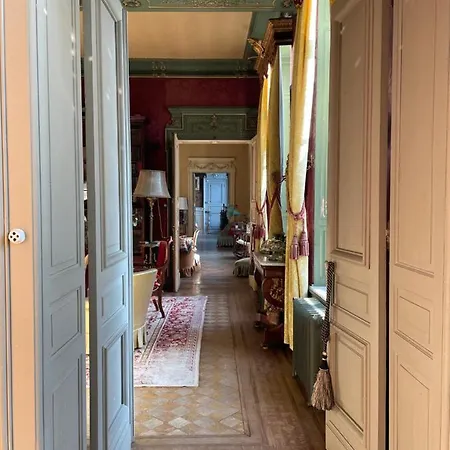 Chateau De - 1753 Bed & Breakfast Contay