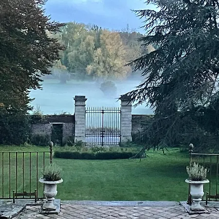 Chateau De - 1753 Bed & Breakfast *