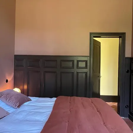 Chateau De - 1753 Bed & Breakfast Contay