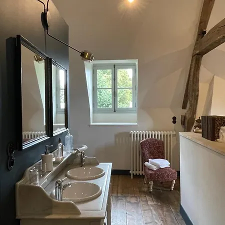 Chateau De - 1753 Bed & Breakfast Contay