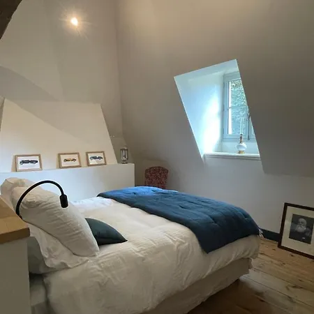 Chateau De - 1753 Bed & Breakfast