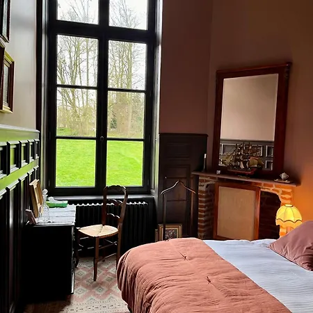 Bed & Breakfast Chateau De - 1753 Contay