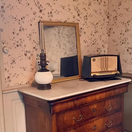 Chateau De - 1753 Bed & Breakfast Contay