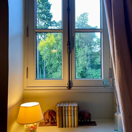 Chateau De - 1753 Bed & Breakfast