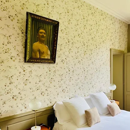 Bed & Breakfast Chateau De - 1753 Contay