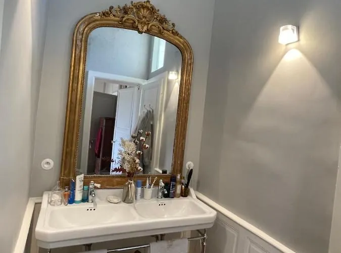 Bed & Breakfast Chateau De - 1753 Contay