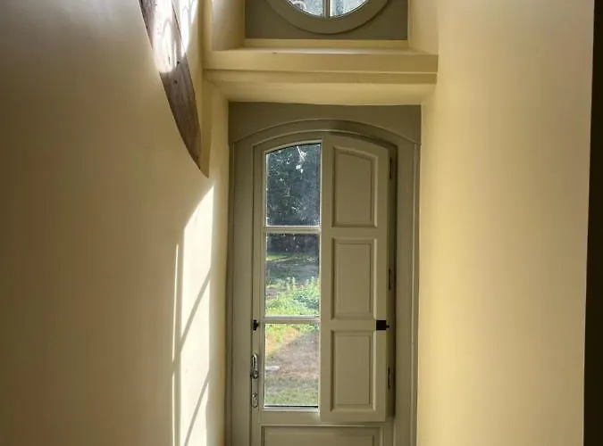 Bed & Breakfast Chateau De - 1753 Contay