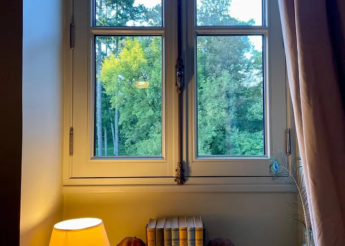 Chateau De - 1753 Bed & Breakfast